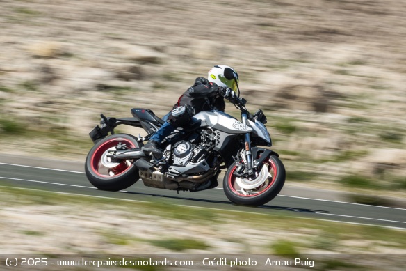 Essai du pneu Bridgestone Battlax Sport Touring T33 Essai du pneu Bridgestone Battlax Sport Touring T33