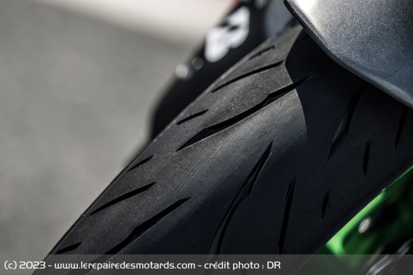 Le dessin du Bridgestone S23