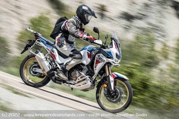 La Honda CRF1100L Africa Twin Adventure Sports sur route
