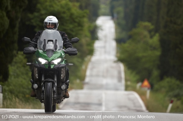 Même sur le mouillé l'avant reste prévénant et exploitable