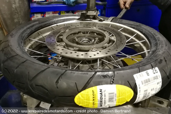 Montage des pneus Dunlop Trailmax Meridian