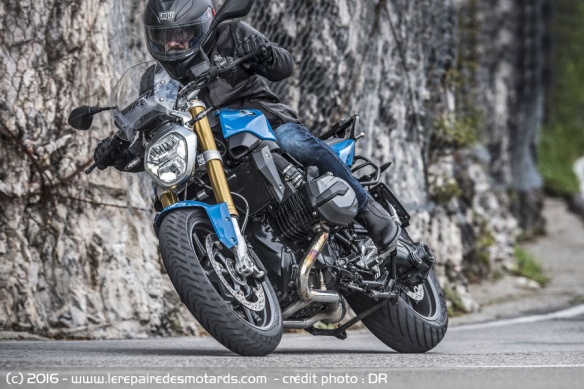 Pneu Metzeler Roadtec01 sur BMW R1200R
