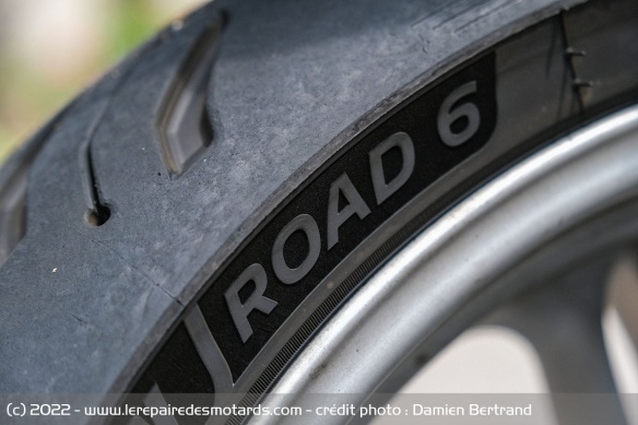 On a testé la 6e génération de Michelin Road sur 3000 km