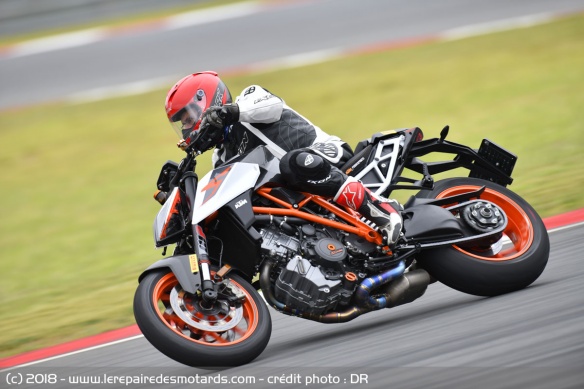 Essai du Diablo Rosso Corsa II sur la KTM 1290 Super Duke R