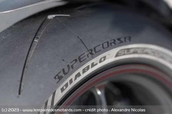 Le pneu Pirelli Diablo Supercorsa V4 SP Le pneu Pirelli Diablo Supercorsa V4 SP