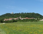 Le village de Montsec et le mmorial amricain au sommet de la butte (c) Speculos