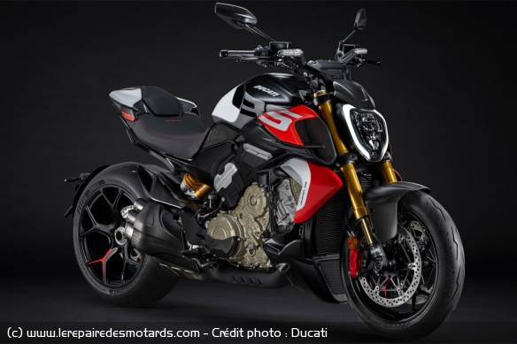 Ducati Diavel V4 RS 2026