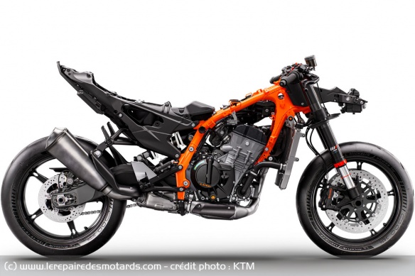 La base technique de la KTM 990 RC R