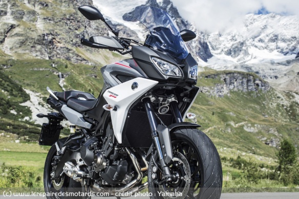 La fourche de la Yamaha Tracer 900 La fourche de la Yamaha Tracer 900