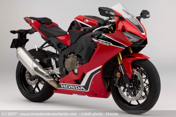 La Honda CBR1000RR Fireblade du millésime 2017 La Honda CBR1000RR Fireblade du millésime 2017