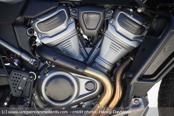 Le V-Twin à 60° délivre 150 ch et 128 Nm Le V-Twin à 60° délivre 150 ch et 128 Nm