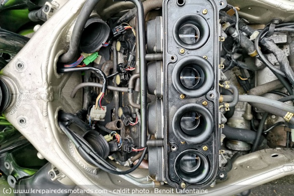La rampe de carburateur
