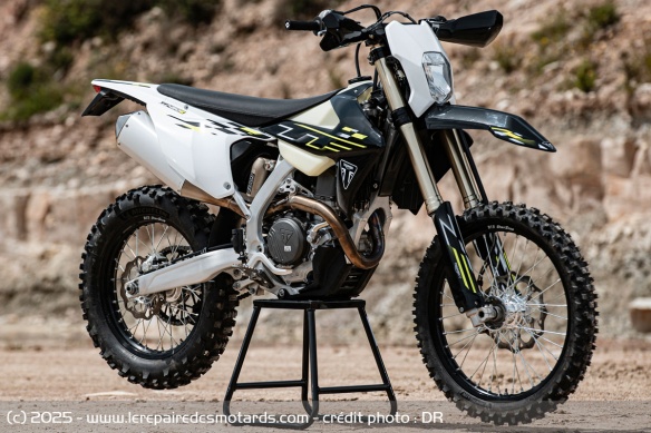 L'enduro Triumph TF 450-E