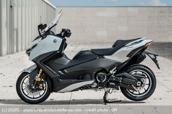 Le Yamaha TMAX Tech Max 2025 Le Yamaha TMAX Tech Max 2025