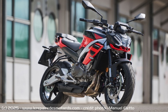 Essai roadster Aprilia Tuono 457