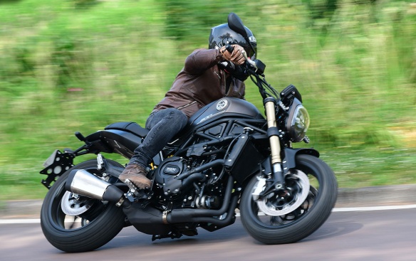 Essai roadster Benelli Leoncino 800 - Crédit photo : David Morcrette Essai roadster Benelli Leoncino 800 - Crédit photo : David Morcrette