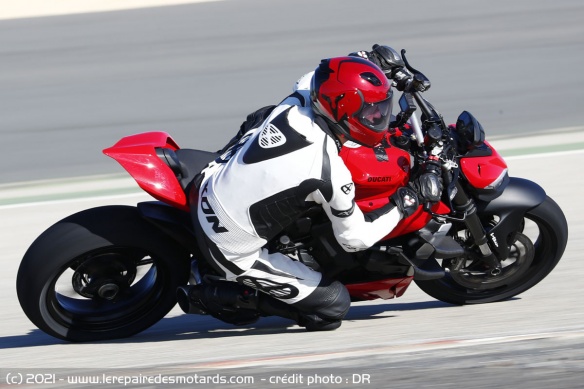 Essai roadster Ducati Streetfighter V2 Essai roadster Ducati Streetfighter V2