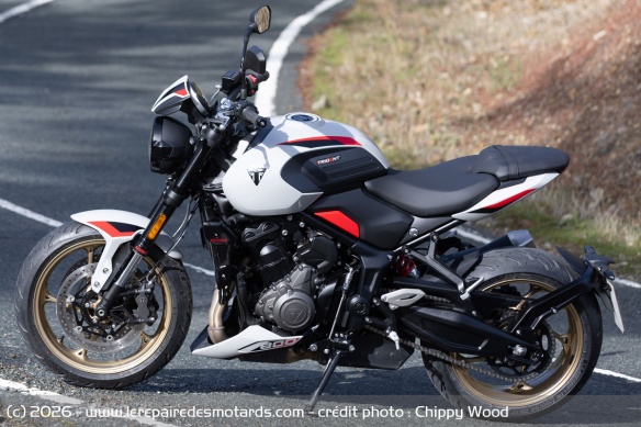 Le roadster Triumph Trident 800 Le roadster Triumph Trident 800