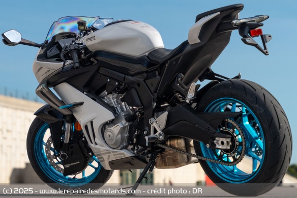 Essai sportive CFMOTO 675SR-R