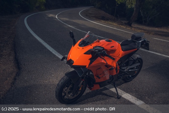 Essai de la KTM 990 RC R Essai de la KTM 990 RC R