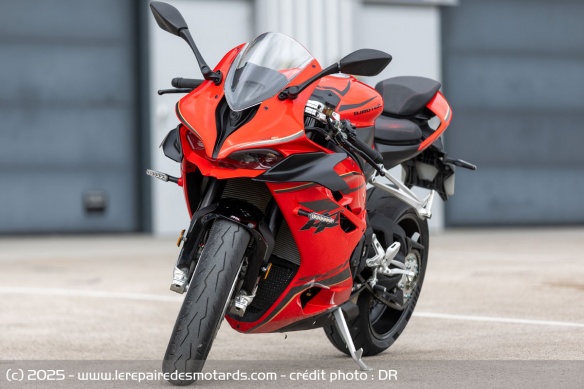 La sportive QJMOTOR SRK 921 RR