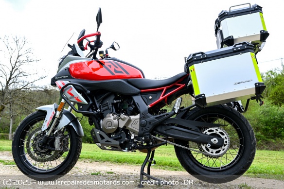 La QJMOTOR SRT 600 SX Touring