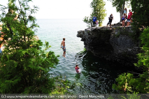 Cave point County Park : on y plonge du haut de la falaise