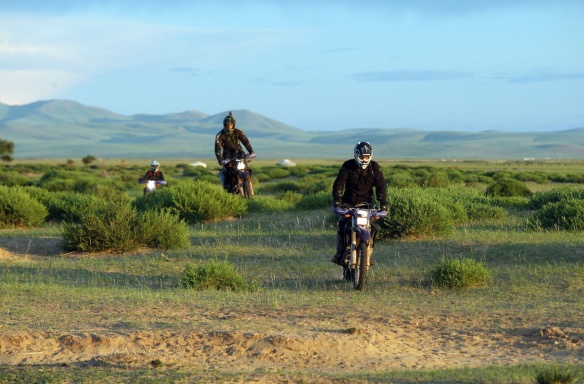 Mongolie : roadtrip motard à travers les steppes Mongolie : roadtrip motard à travers les steppes