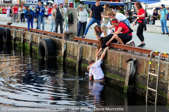 Baignade dans le port de Stavanger
