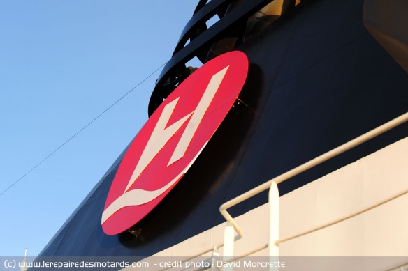 Le logo Hurtigruten sur l'express côtier
