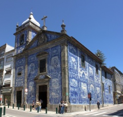Igreja dos Congregados de style azulejo